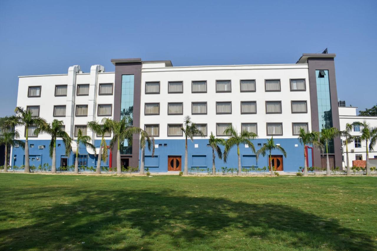 Tulip Inn Shravasti Bahraich Екстер'єр фото