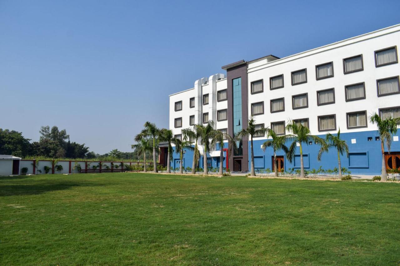 Tulip Inn Shravasti Bahraich Екстер'єр фото