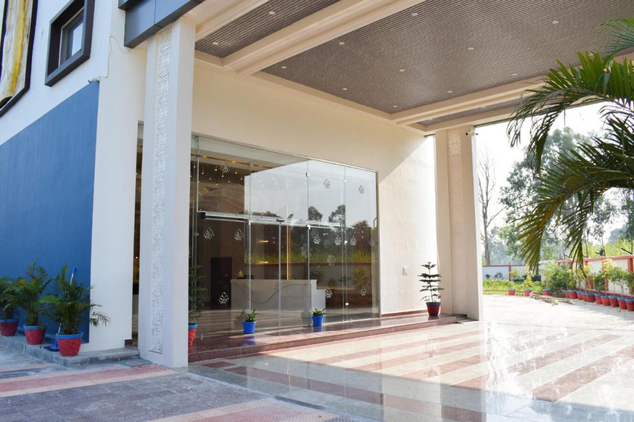 Tulip Inn Shravasti Bahraich Екстер'єр фото